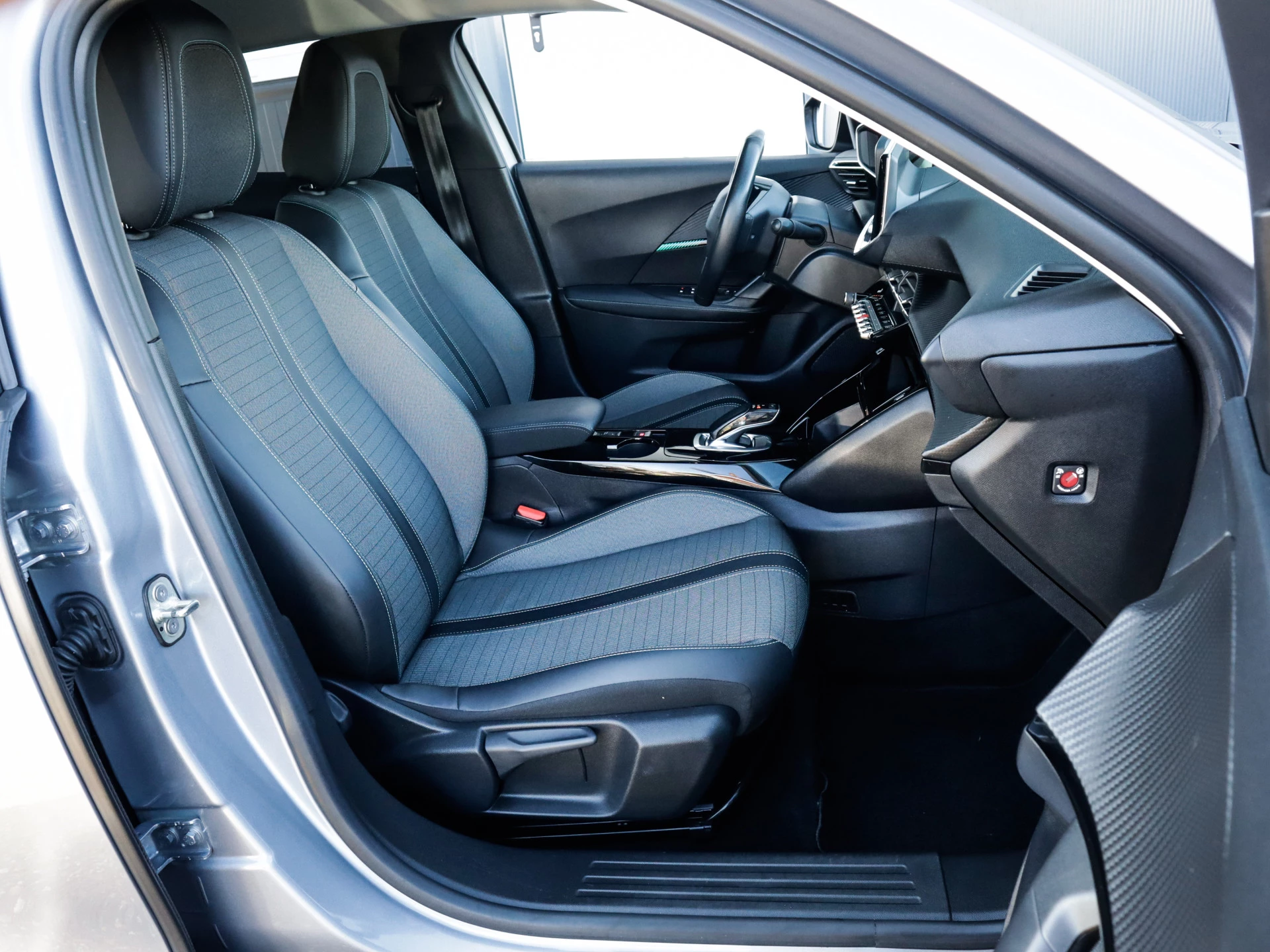 Hoofdafbeelding Peugeot e-2008