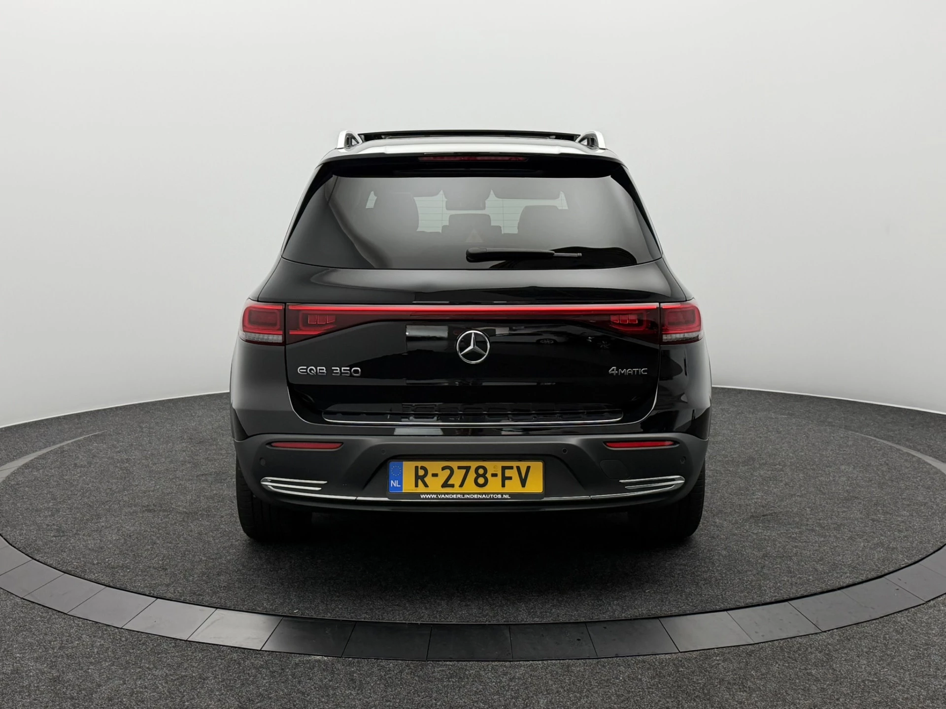 Hoofdafbeelding Mercedes-Benz EQB