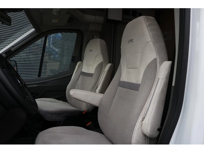 Hoofdafbeelding LMC Camper