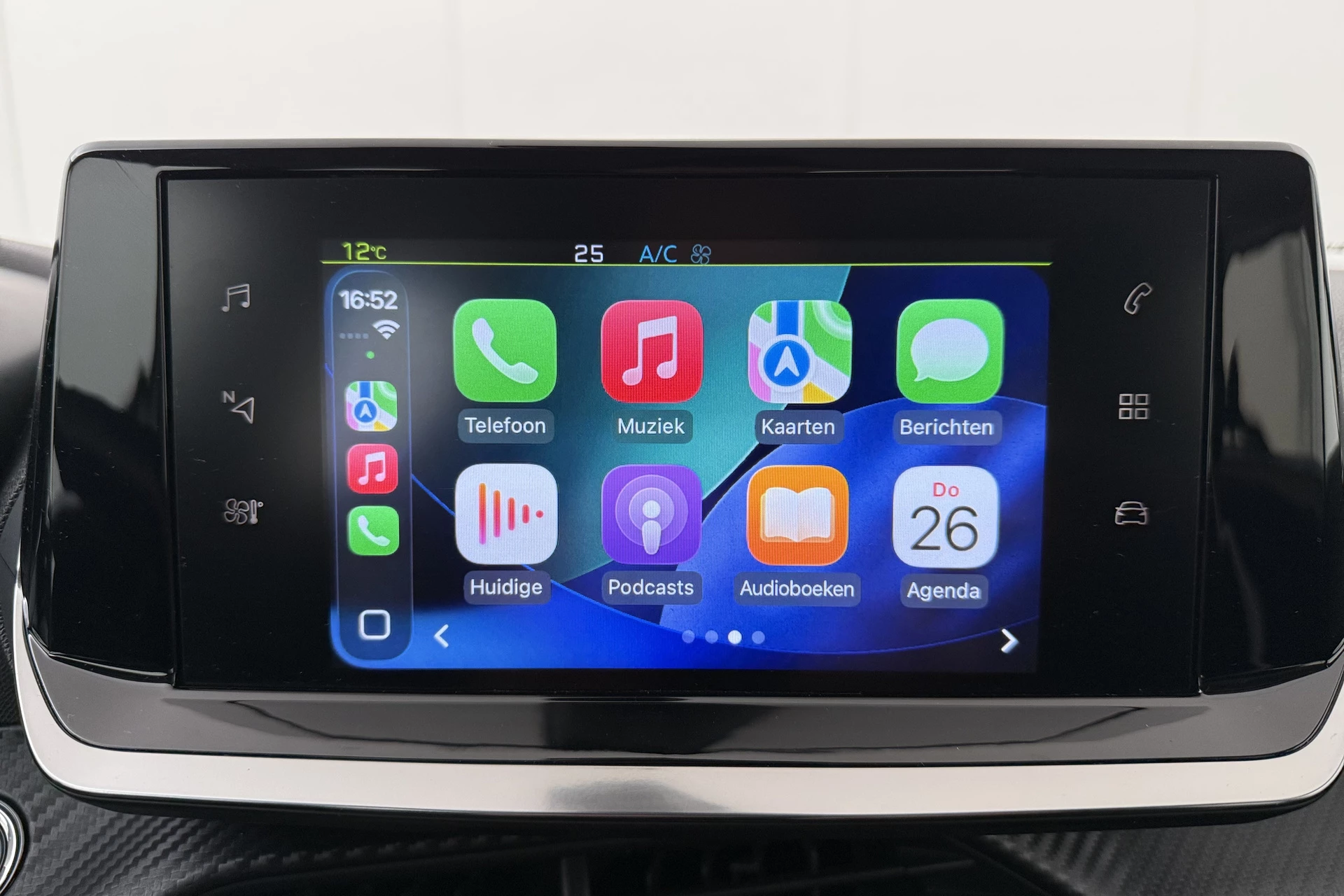 Hoofdafbeelding Peugeot e-2008