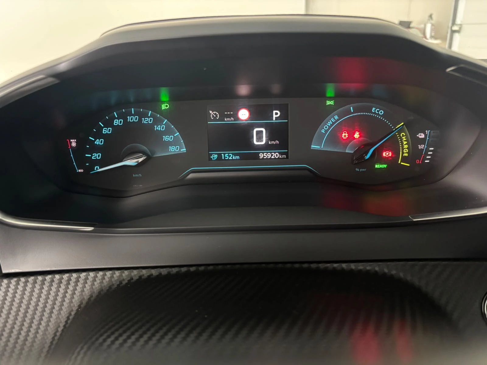 Hoofdafbeelding Peugeot e-208