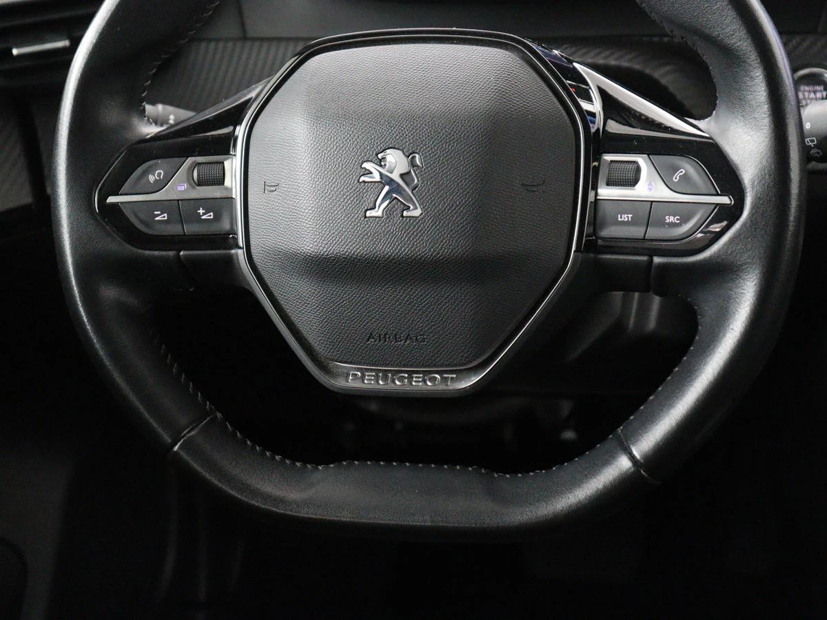 Hoofdafbeelding Peugeot e-2008