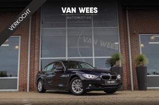 BMW 3-serie 320i Upgrade Edition | 1e eigenaar | NL auto | Sportstuur | Cruise control | Leer | PDC | Navigatie | Bluetooth | Xenon | Mistlampen | Origineel