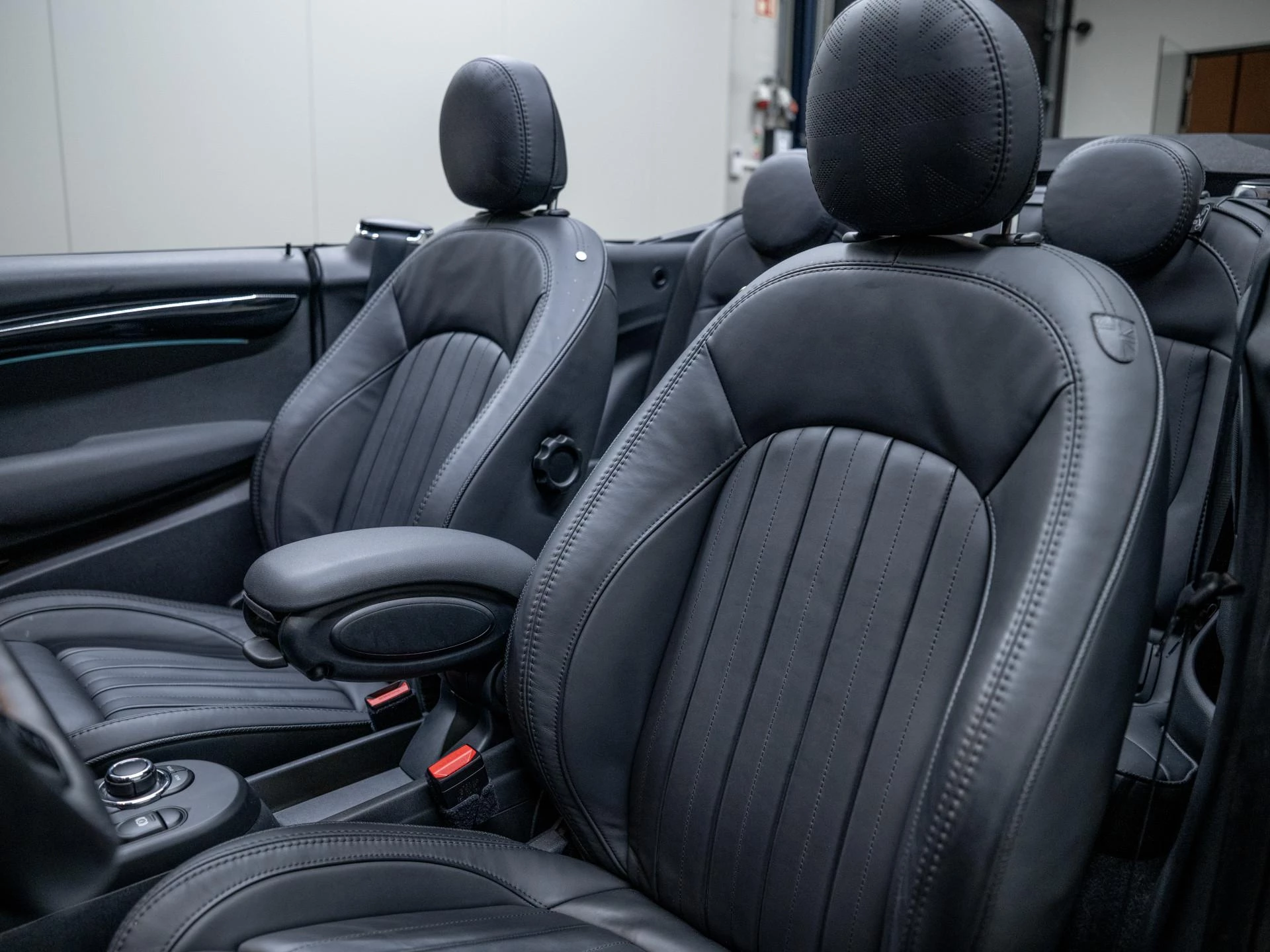 Hoofdafbeelding MINI Cabrio