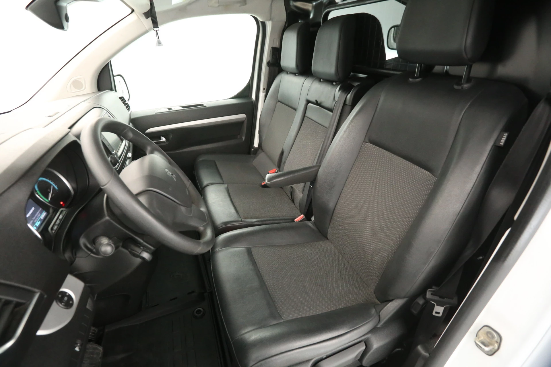 Hoofdafbeelding Peugeot e-Expert