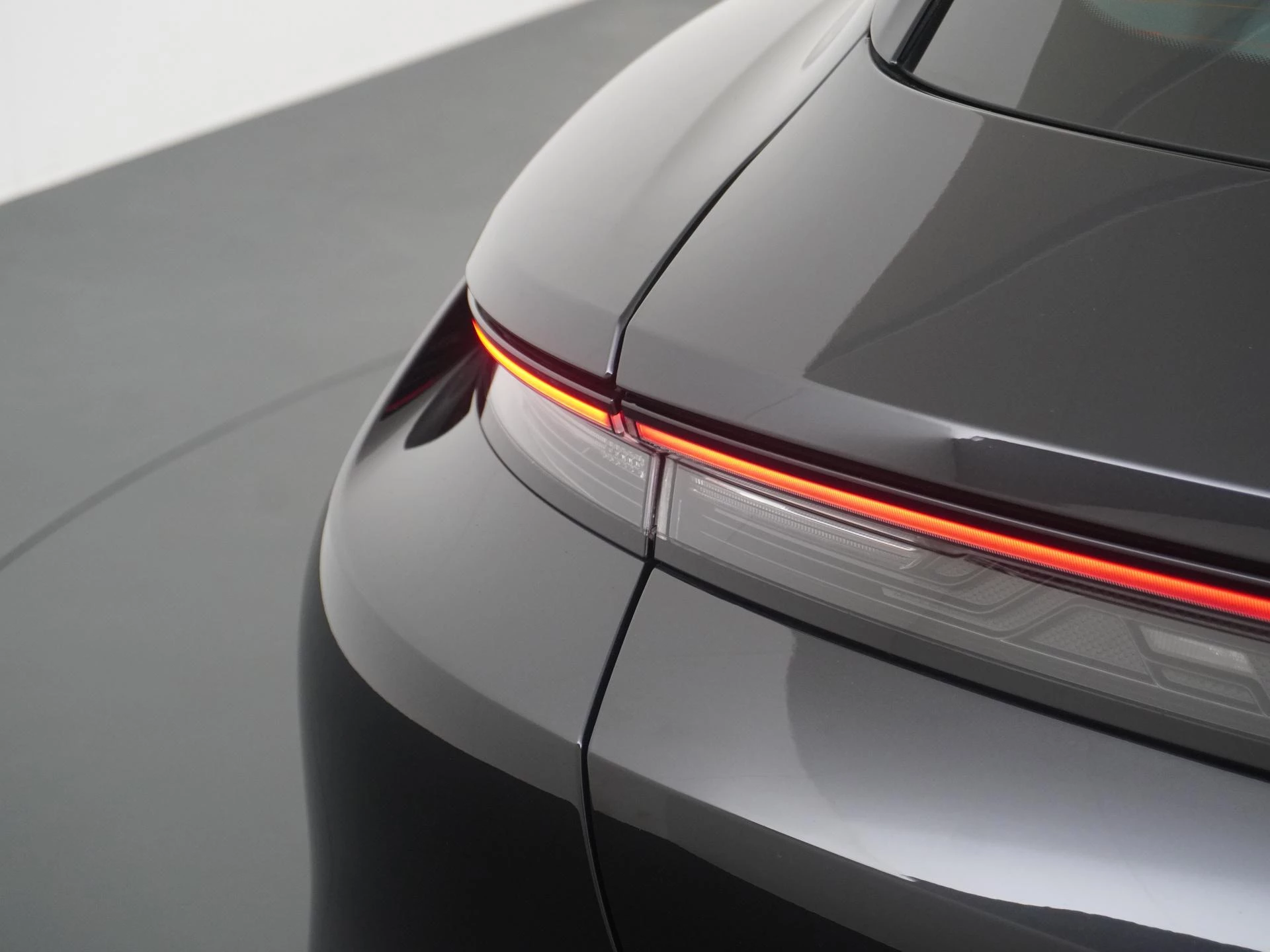 Hoofdafbeelding Porsche Taycan