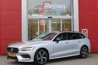 Volvo V60 2.0 B3 177PK Momentum Advantage Sport Pack | MORITZ LEDEREN BEKLEDING KLEUR ZWART MET COMFORTSTOELEN | STOELVERWARMING | STUURVERWARMING | VOORRUITVERWARMING | ACHTERUITRIJCAMERA | PARKEERSENSOREN V+A | ZWARTE R-DESIGN GRILL | LED 19" 5-TRIPLE MATT BLACK / DIAMOND (R-DESIGN) VELGEN | EXTERIEUR STYLING MET DORPELVERBREDERS EN DEFLECTORS VOOR EN ACHTER | DIFFUSER MET DUBBEL GENINTEGREERDE UITLAAT EINDPIJPEN |