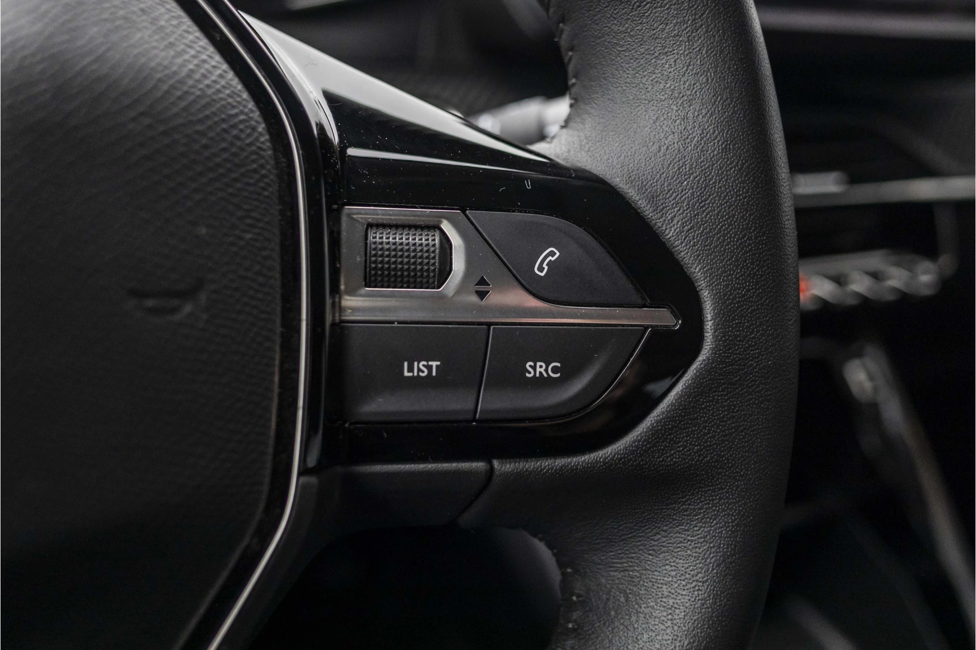 Hoofdafbeelding Peugeot e-208