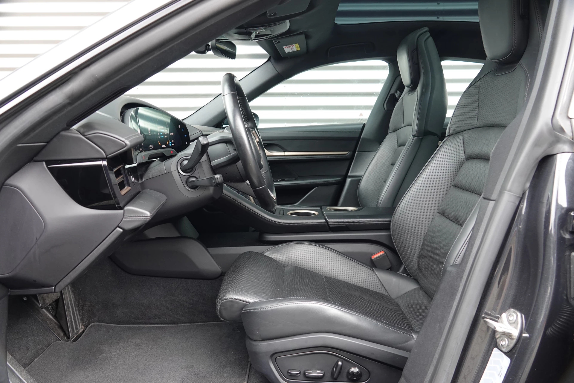 Hoofdafbeelding Porsche Taycan