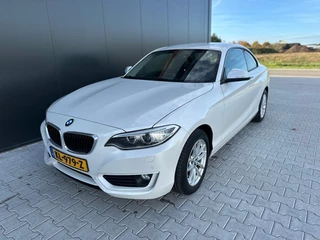 BMW 2-serie Coupé 218i Essential | Navi | Leer | Navi