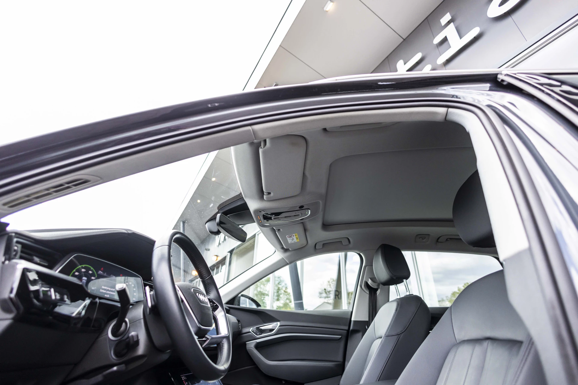 Hoofdafbeelding Audi e-tron