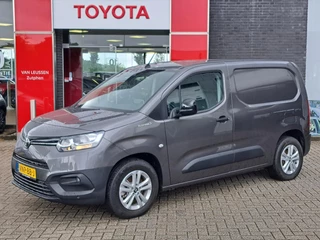 Toyota PROACE CITY FIRST EDITON 50KWH ELECTRIC NL-AUTO 1E-EIG APPLE/ANDROID LEDER CAMERA PARK-SENSOREN CRUISE 16'' LM-VELGEN TREKHAAK NAVI AIRCO