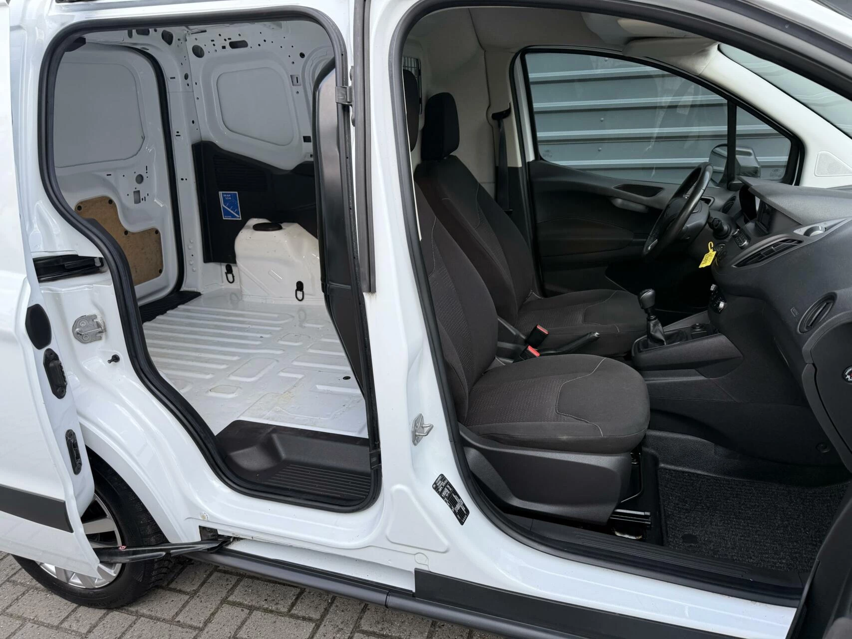 Hoofdafbeelding Ford Transit Courier