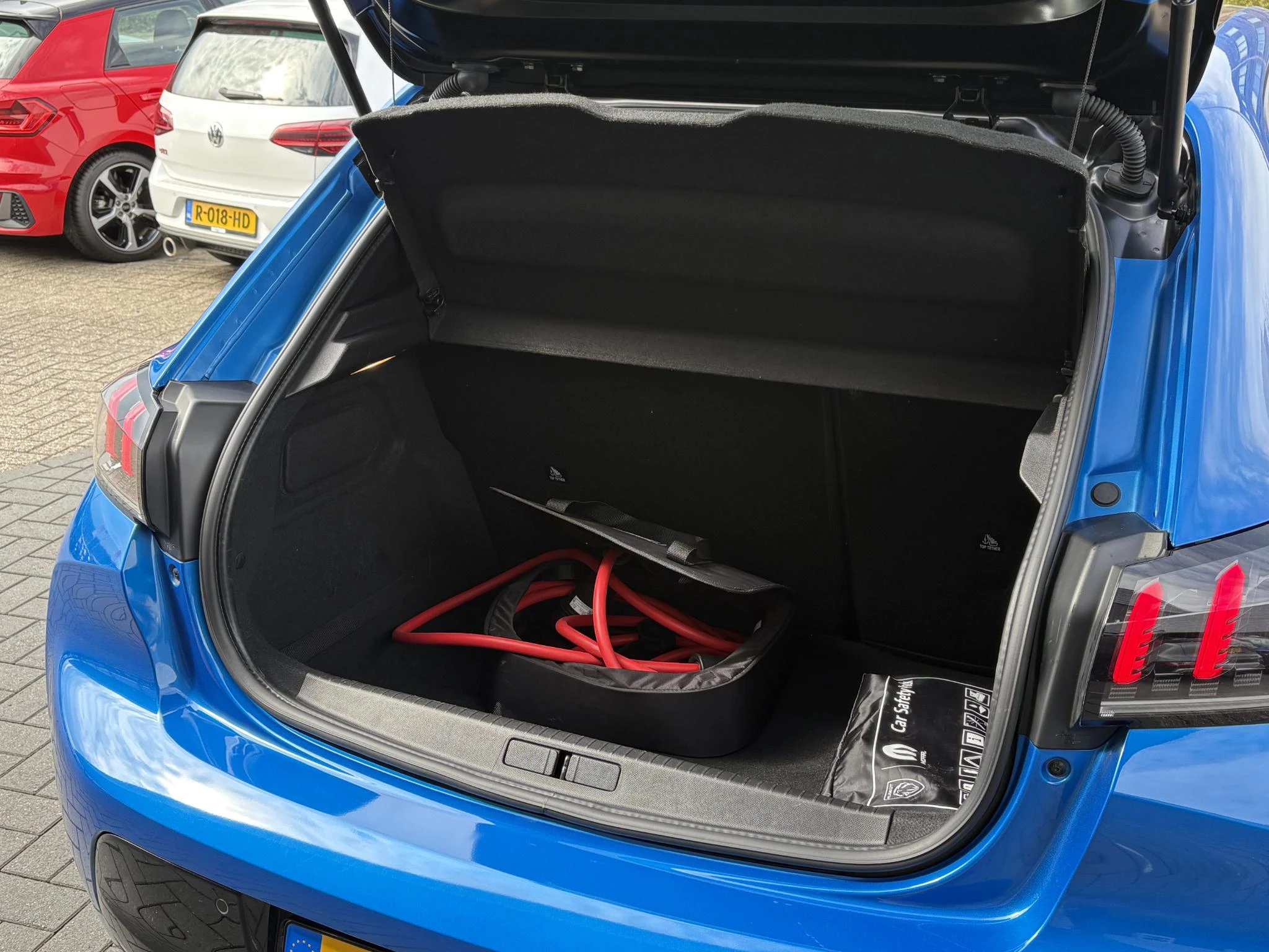 Hoofdafbeelding Peugeot e-208