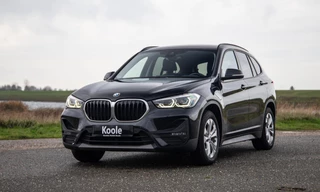 BMW X1 xDrive25e Executive CAMERA / CARPLAY / HEAD UP DISPLAY / LEDER / LED / CRUISE CONTROLE / STOELVERWARMING
