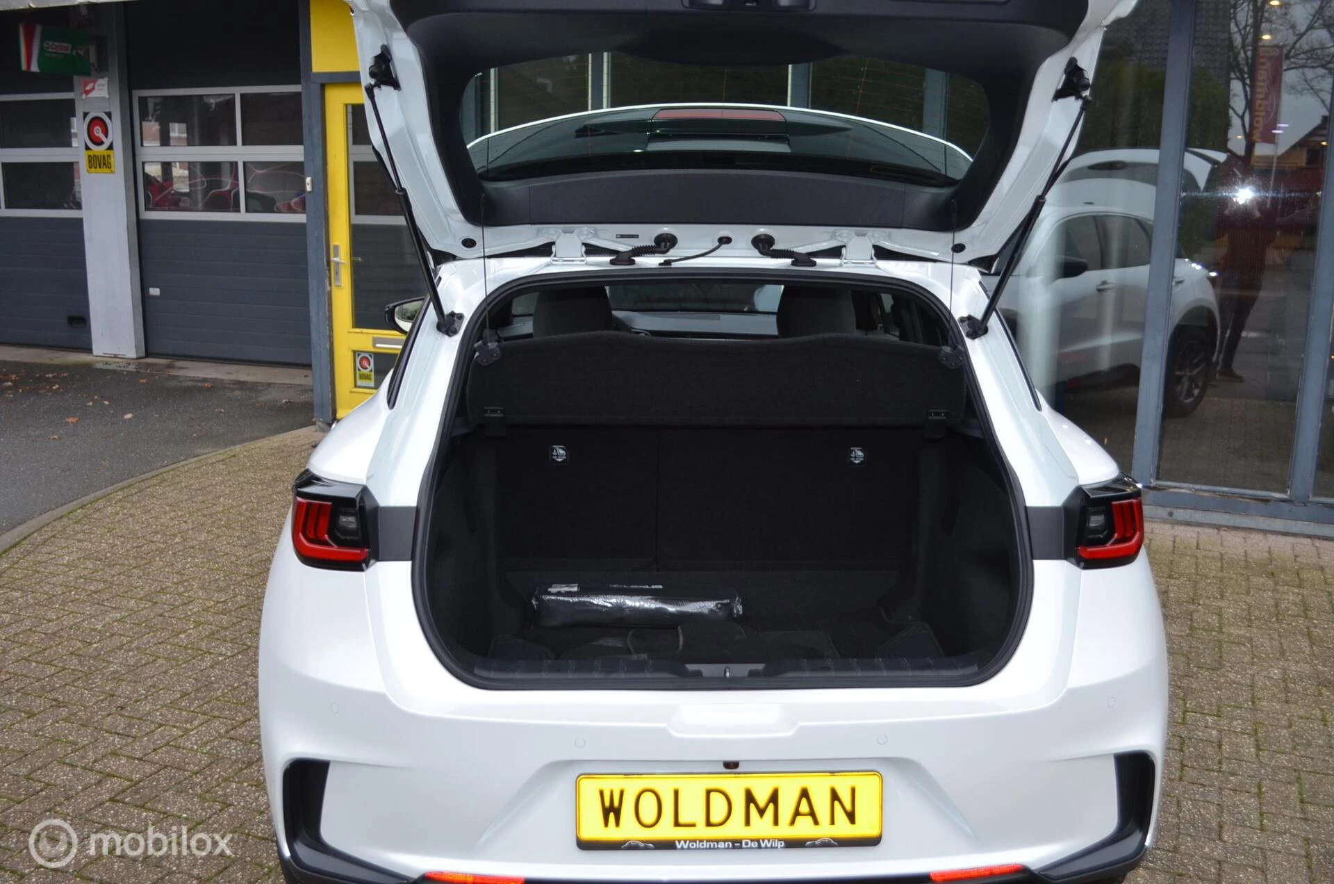 Hoofdafbeelding Lexus LBX