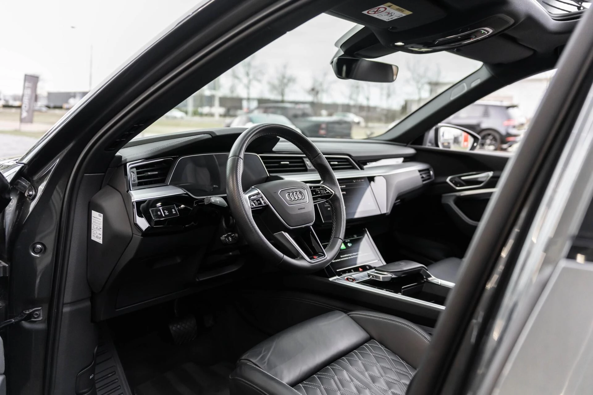 Hoofdafbeelding Audi e-tron