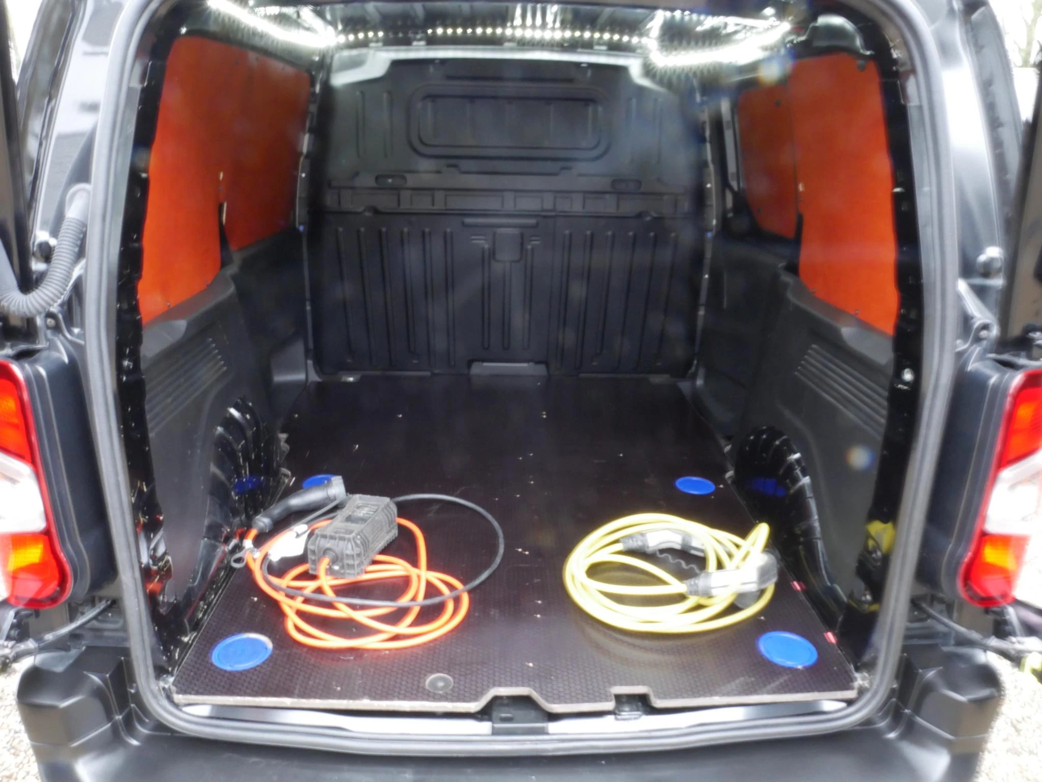 Hoofdafbeelding Peugeot e-Partner