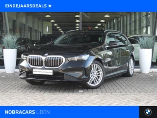 Hoofdafbeelding BMW 5 Serie BMW 5 Serie Touring 530e High Executive Automaat / Trekhaak / Adaptieve LED / Parking Assistant Professional / Comfort Access / Live Cockpit Professional
