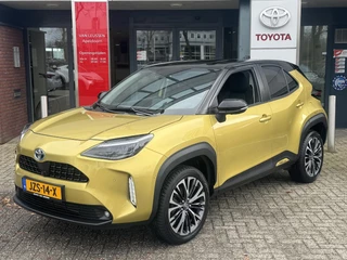 Toyota Yaris Cross 1.5 HYBRID EXECUTIVE 360°CAMERA STOEL/STUURVERW EL-ACHTERKLEP BLIND SPOT 18'' LM-VELGEN 4S-BANDEN PARK-SENSOREN NAVI APPLE/ANDROID BI-TONE