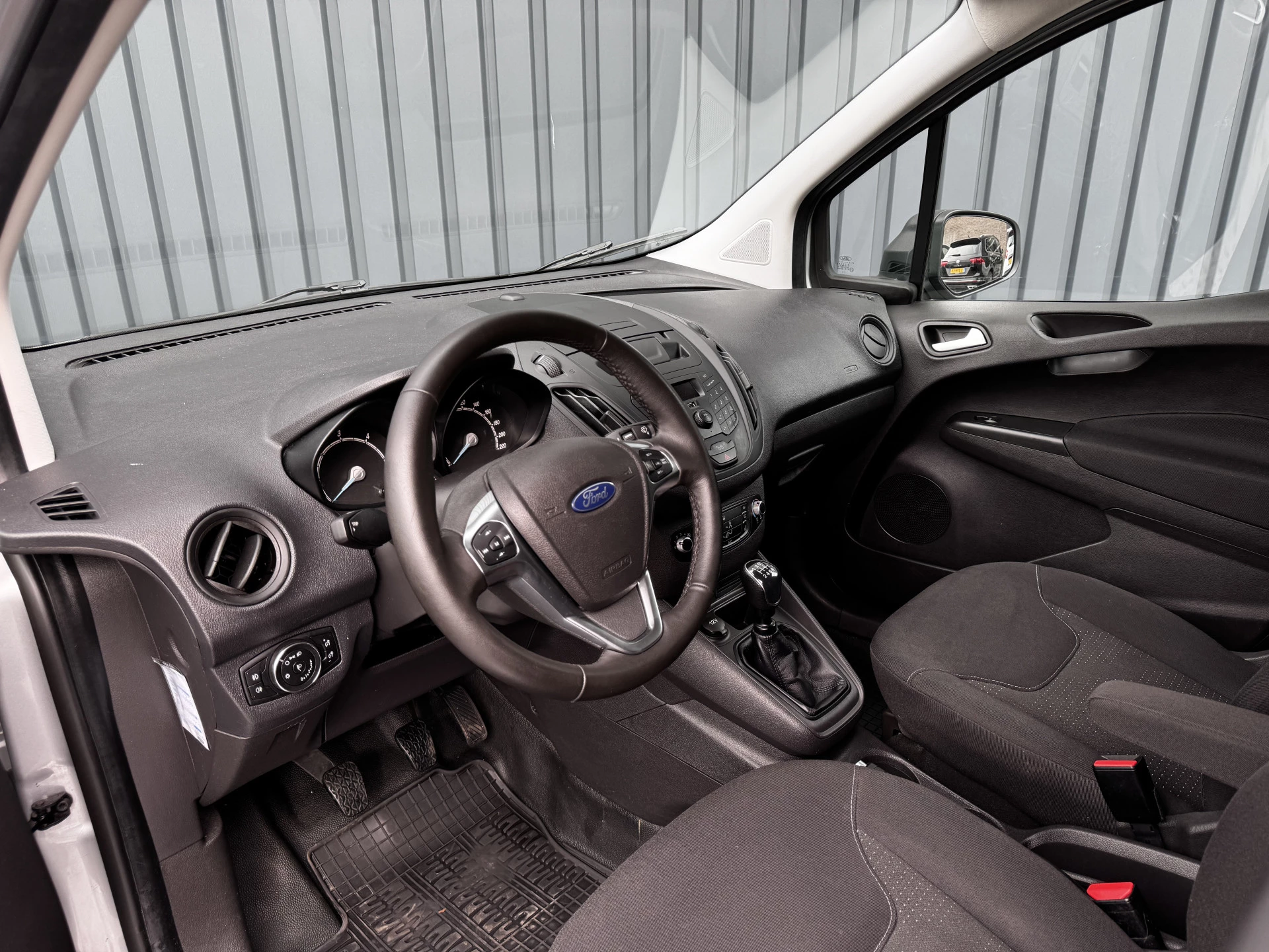 Hoofdafbeelding Ford Transit Courier