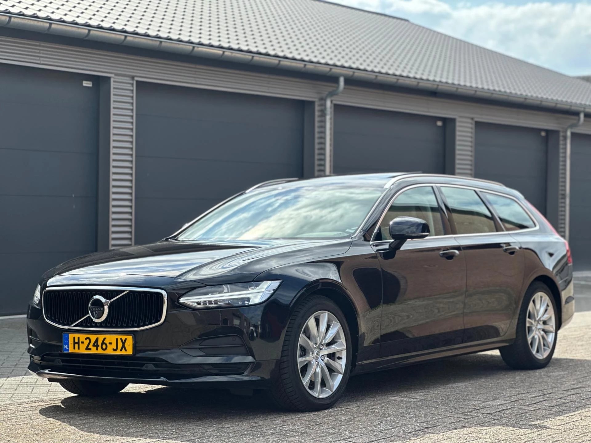 Hoofdafbeelding Volvo V90