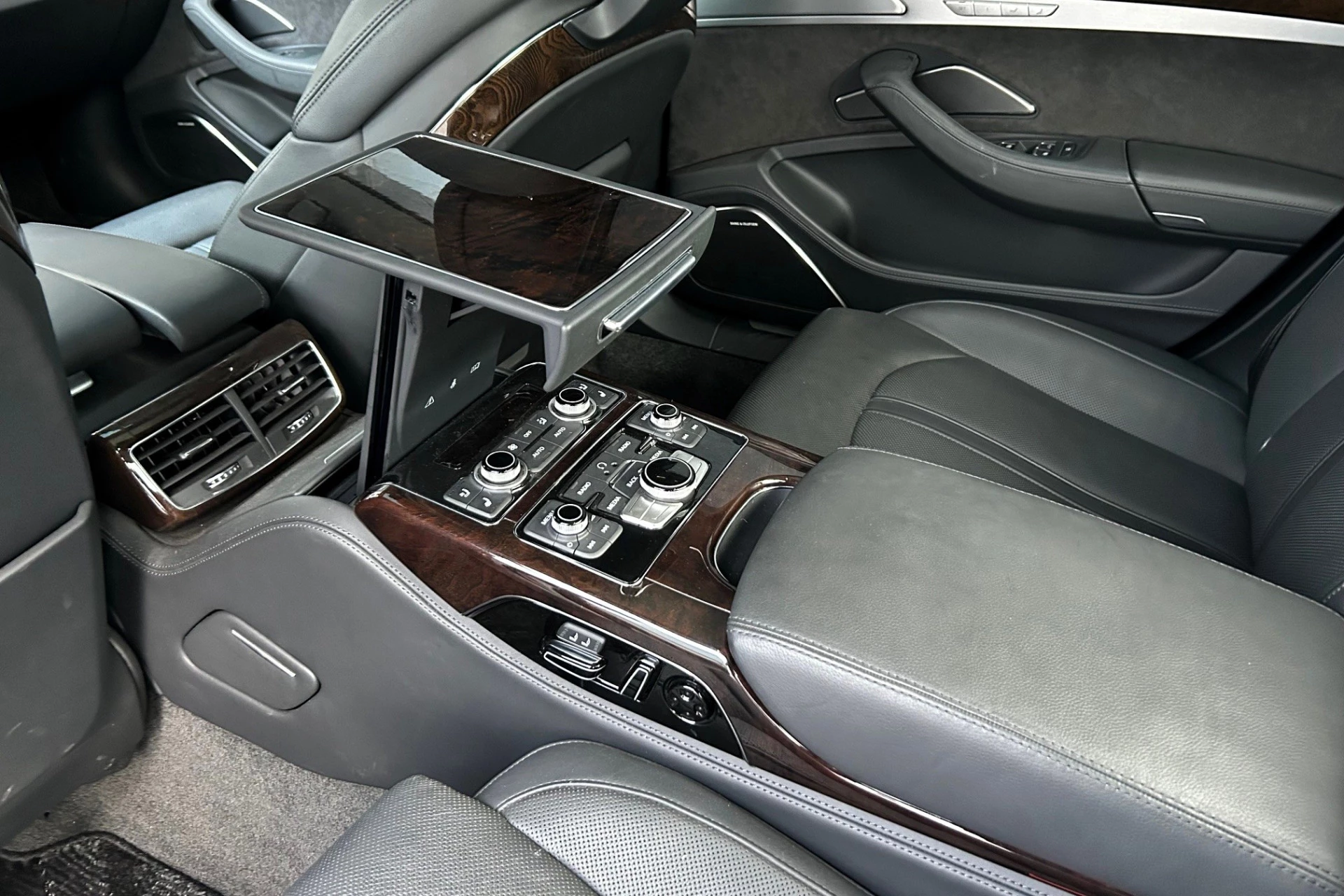 Hoofdafbeelding Audi A8