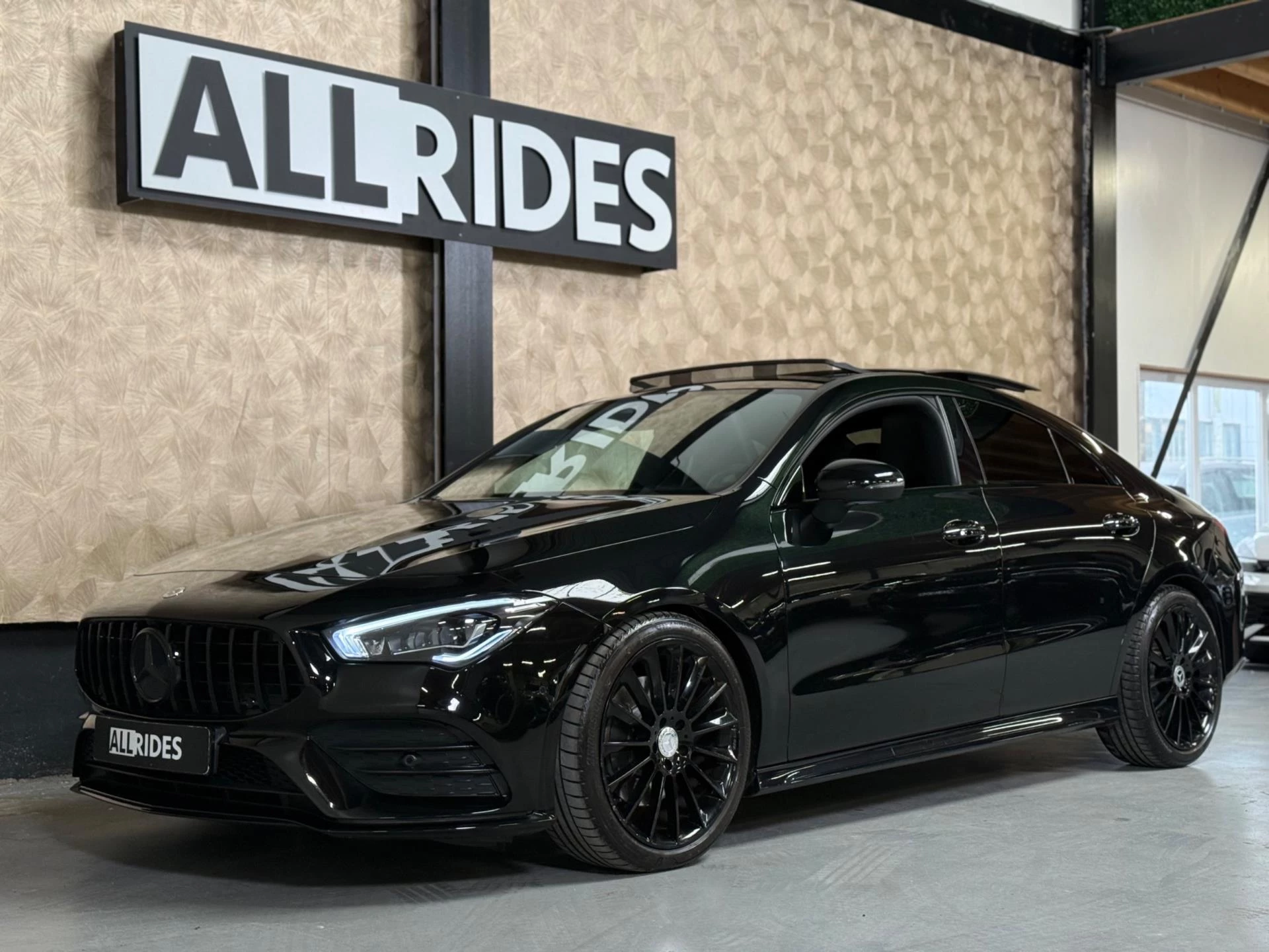 Hoofdafbeelding Mercedes-Benz CLA