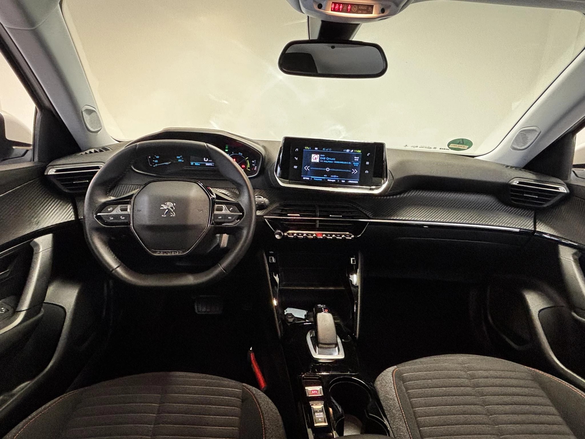 Hoofdafbeelding Peugeot e-2008