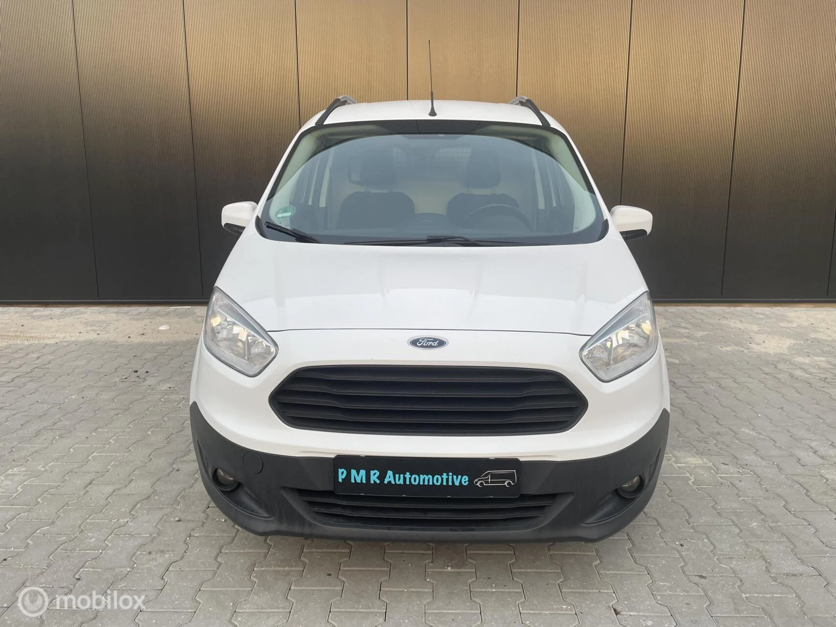 Hoofdafbeelding Ford Transit Courier