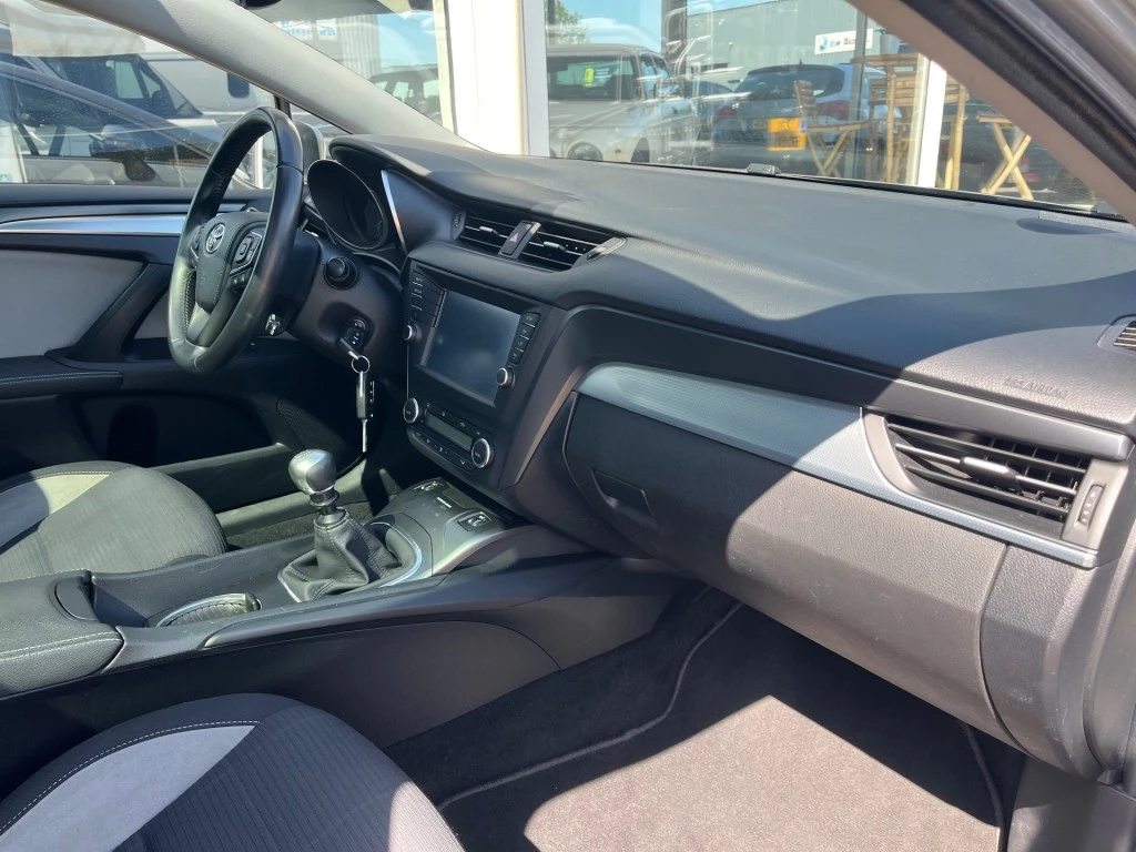 Hoofdafbeelding Toyota Avensis