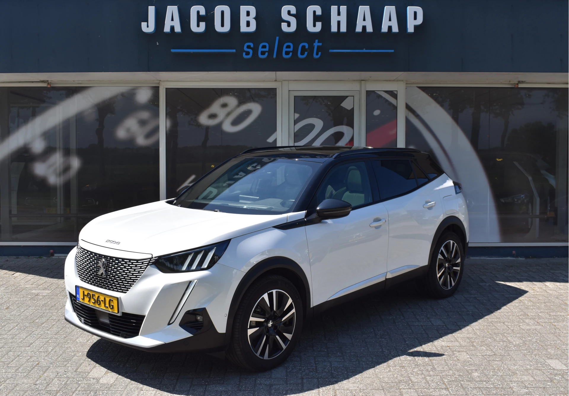 Hoofdafbeelding Peugeot e-2008