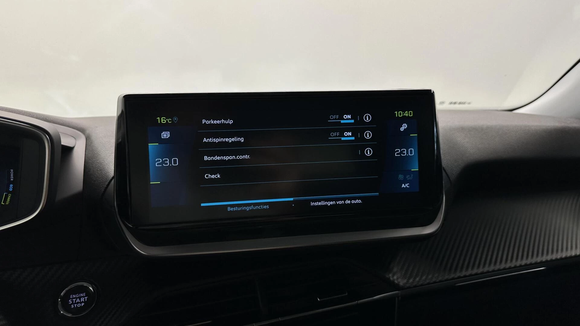 Hoofdafbeelding Peugeot e-2008