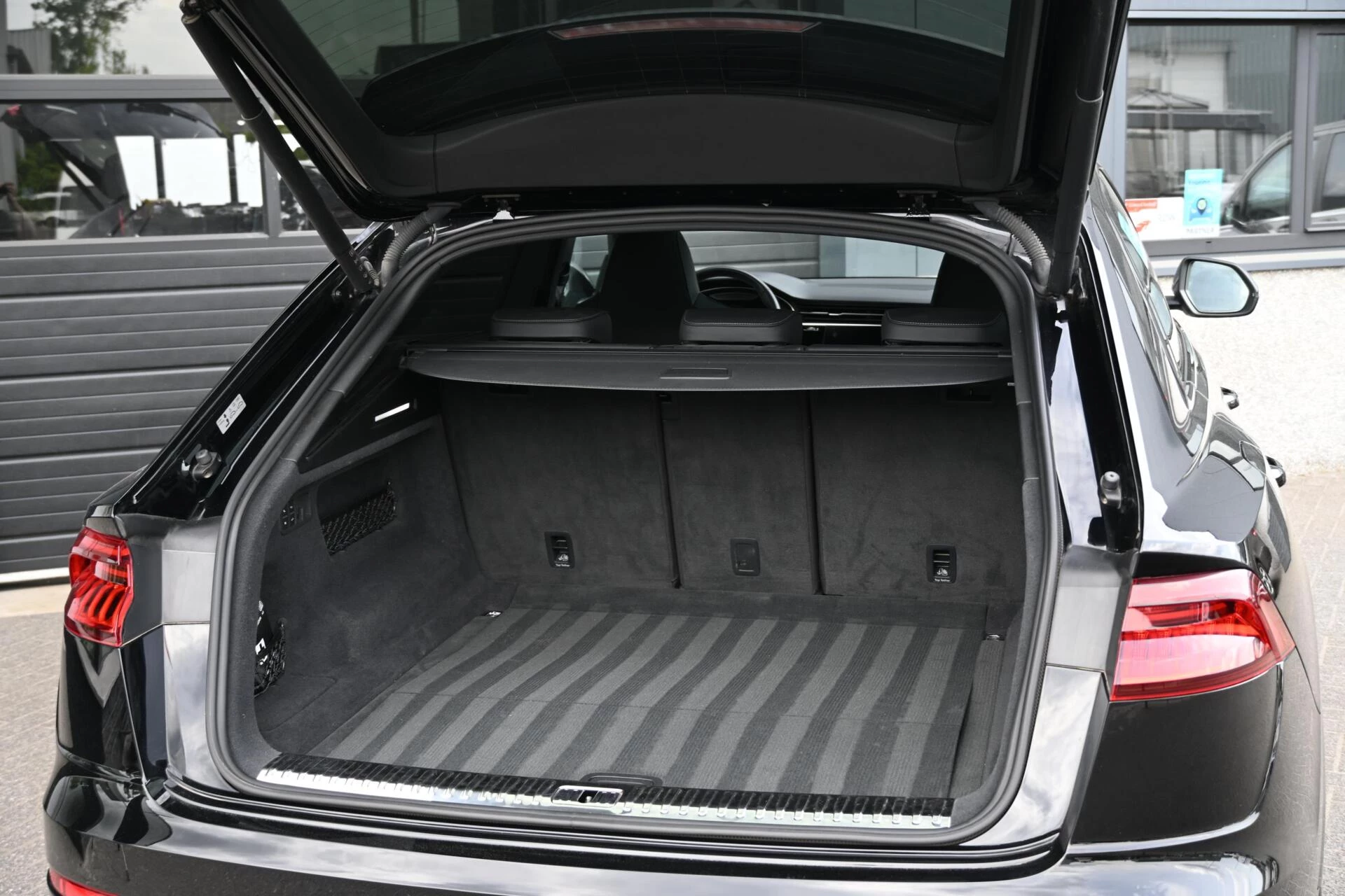 Hoofdafbeelding Audi Q8