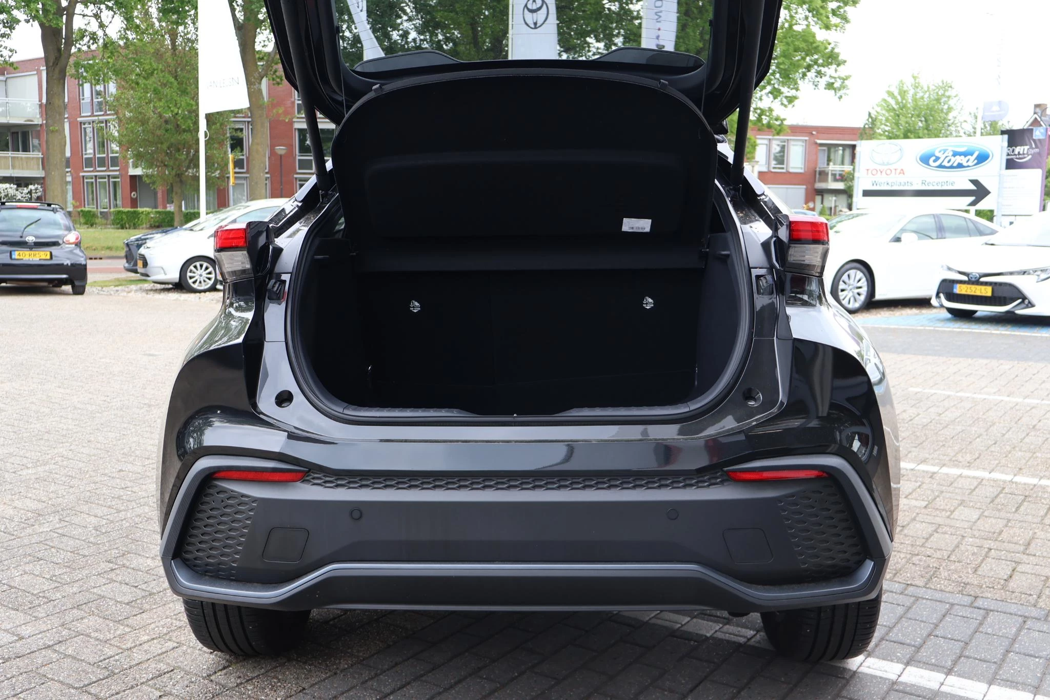 Hoofdafbeelding Toyota C-HR