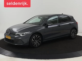 Volkswagen Golf 1.0 eTSI Life Business | Stoelverwarming |  Massage | Carplay | Adaptive cruise | Sfeerverlichting | Navigatie | Park Assist | Getint glas | Full LED
