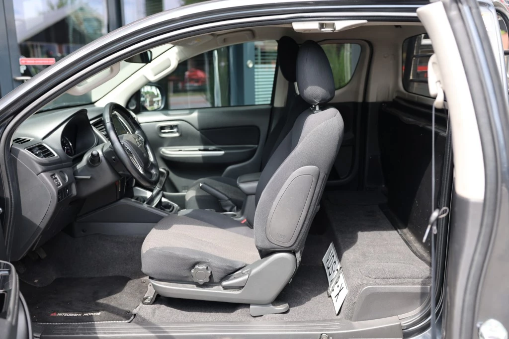 Hoofdafbeelding Mitsubishi L200
