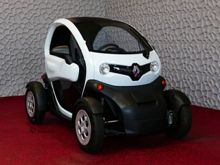 Hoofdafbeelding Renault Twizy Renault Twizy URBAN 80 INCL ACCU. 4122 KM PDC RUITVERW. SWICHBLADE