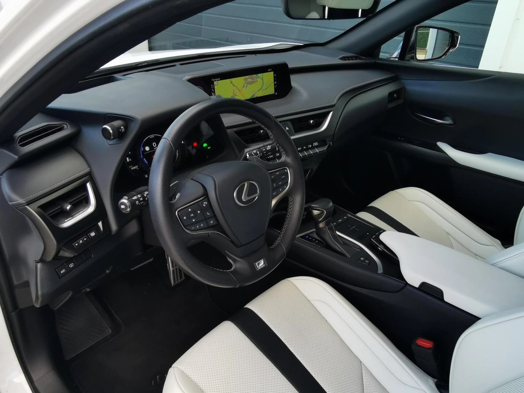 Hoofdafbeelding Lexus UX