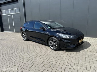 Ford Focus Wagon 1.0 EcoBoost ST Line Business bom vol!!