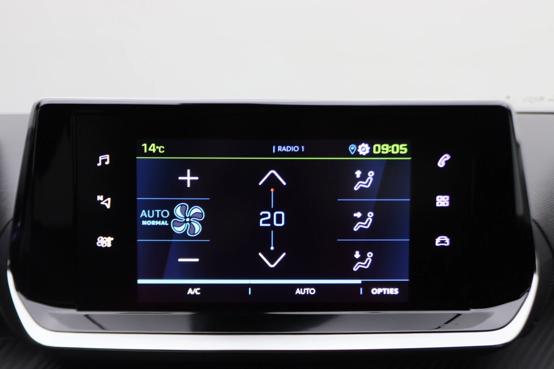 Hoofdafbeelding Peugeot e-2008