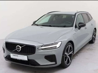 Hoofdafbeelding Volvo V60 Volvo V60 2.0 T8 Plug-in hybrid AWD Plus Dark ** LEDER, H&K Sound, 360gr, 19-inch LMV, WINTER, MEMORY ** 1e EIG - UNFALLFREI ** ** INFORMEER OOK NAAR ONZE AANTREKKELIJKE FINANCIAL-LEASE TARIEVEN **