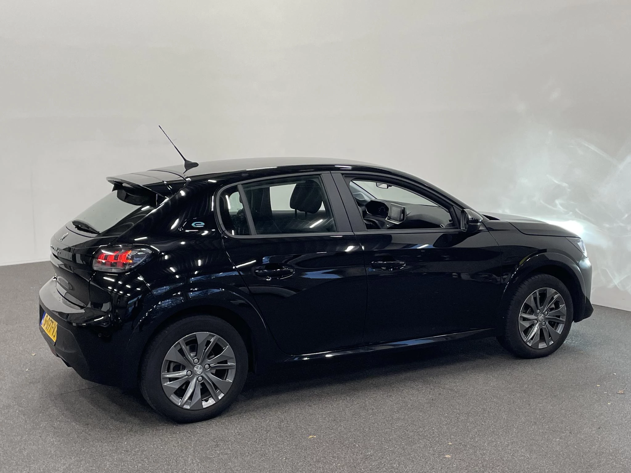 Hoofdafbeelding Peugeot e-208