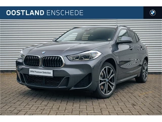 Hoofdafbeelding BMW X2 BMW X2 xDrive25e M Sport Automaat / Panoramadak / Sportstoelen / Achteruitrijcamera / LED / Park Assistant / Stoelverwarming