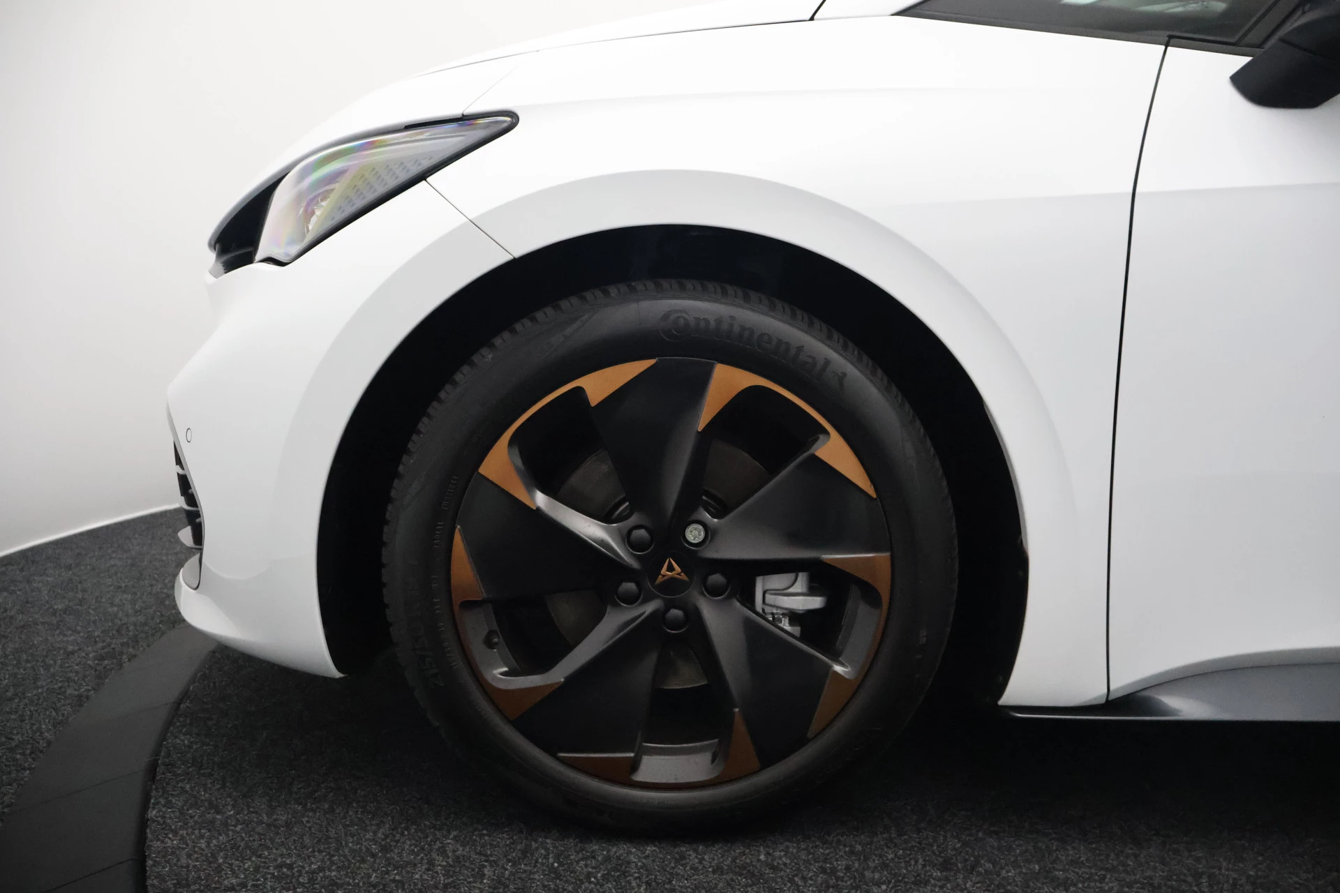 Hoofdafbeelding CUPRA Born