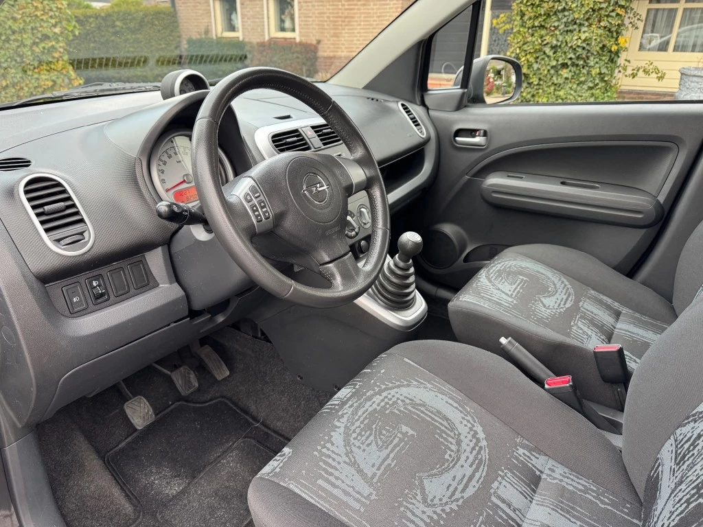 Hoofdafbeelding Opel Agila