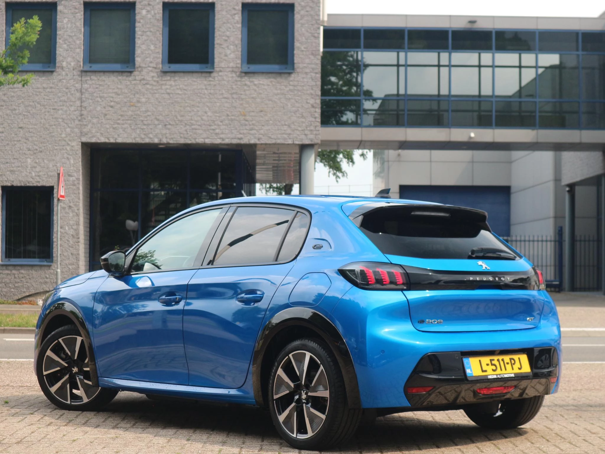 Hoofdafbeelding Peugeot e-208