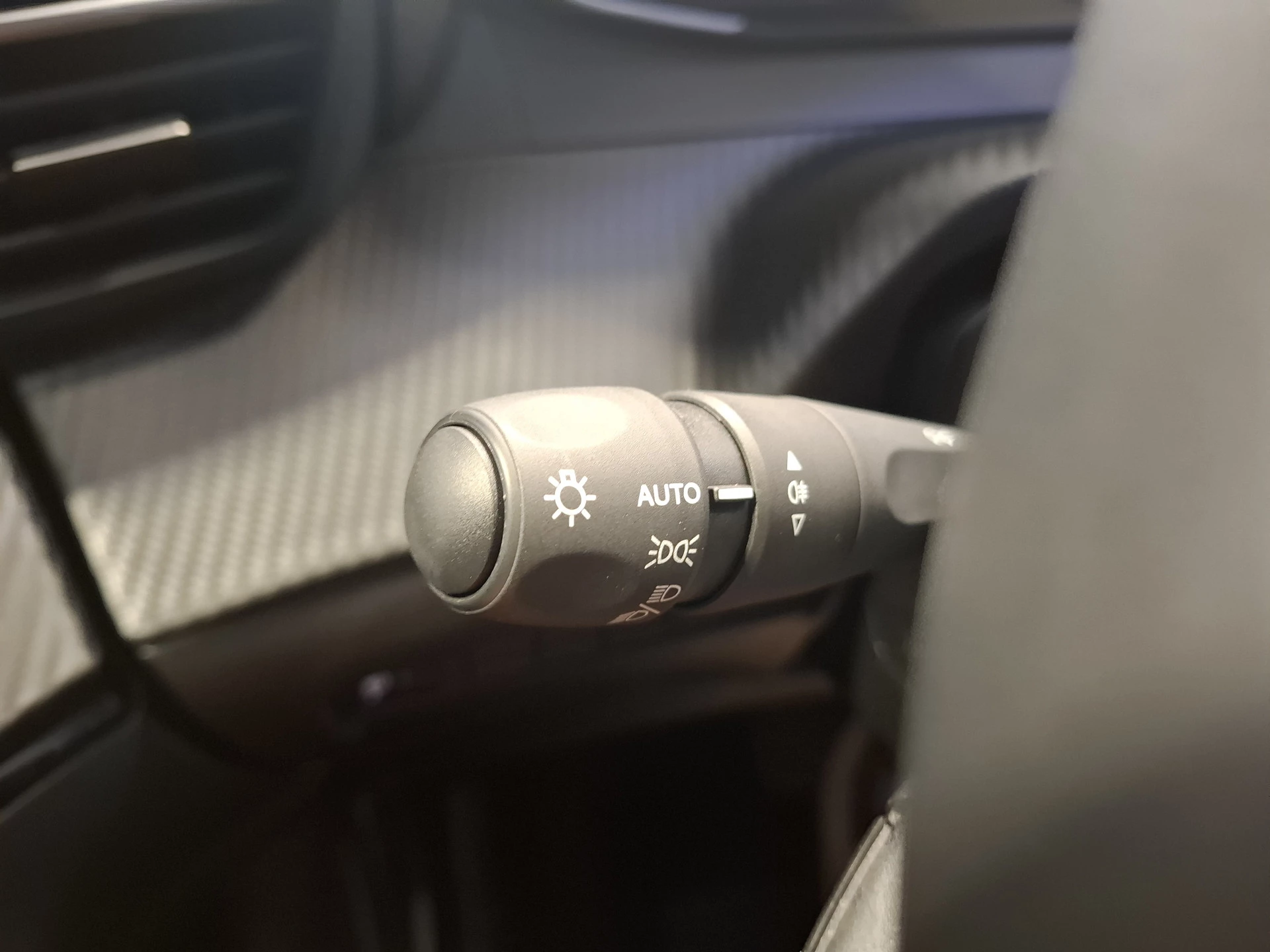 Hoofdafbeelding Peugeot e-2008