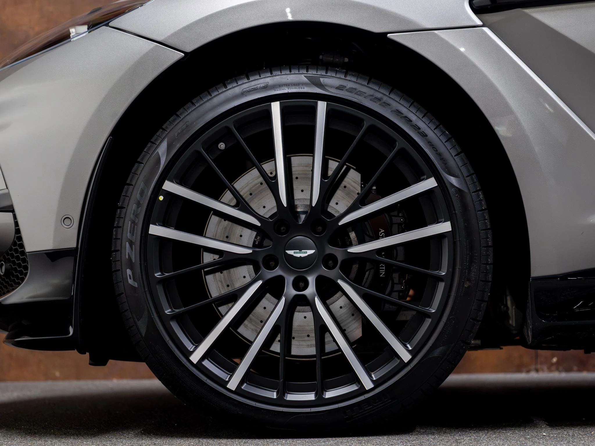 Hoofdafbeelding Aston Martin DBX