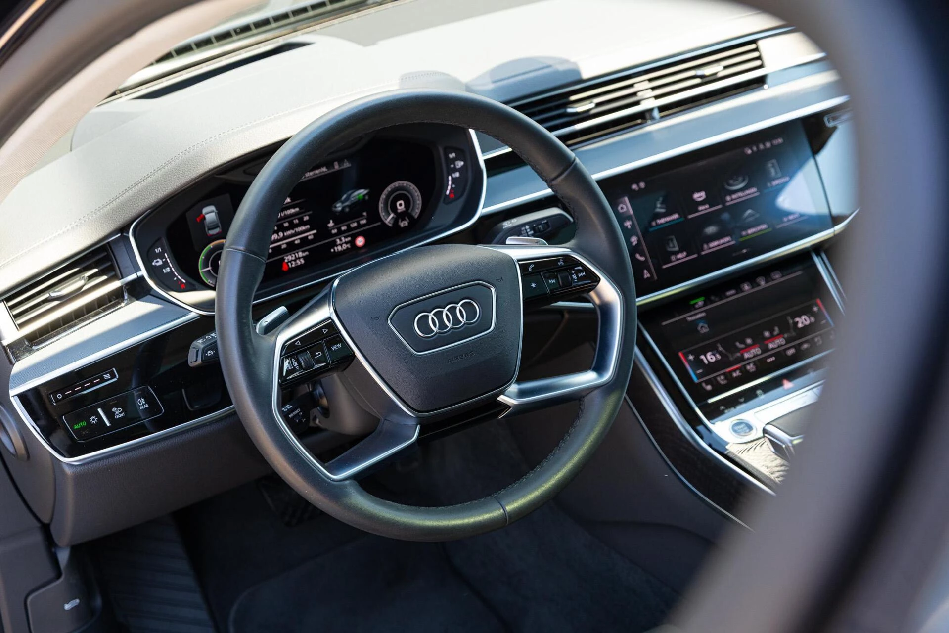 Hoofdafbeelding Audi A8